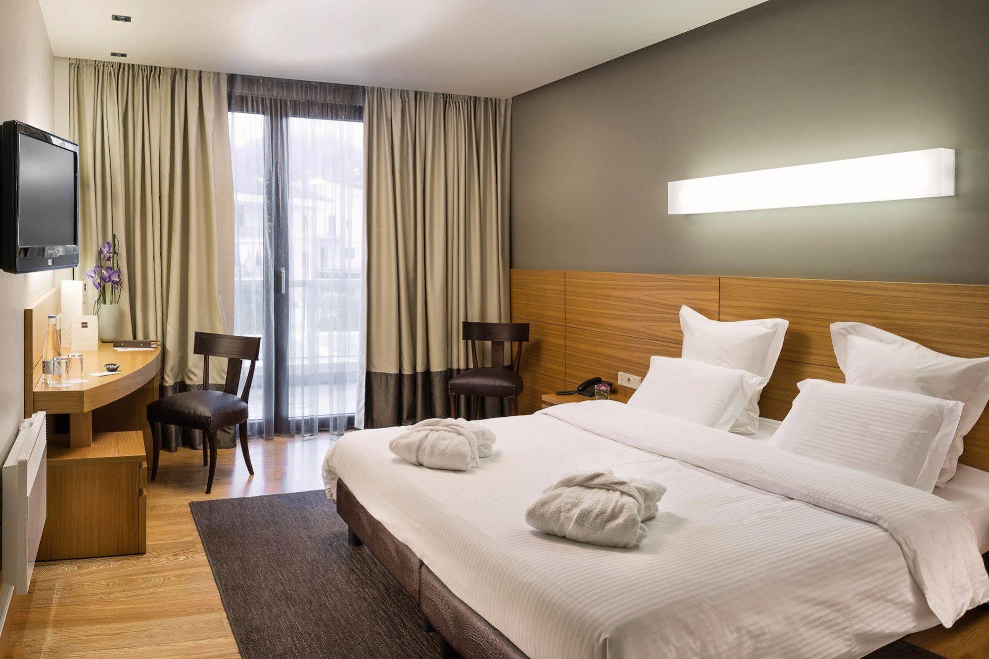 Esperos Palace Luxury & Spa Hotel كاستوريا المظهر الخارجي الصورة